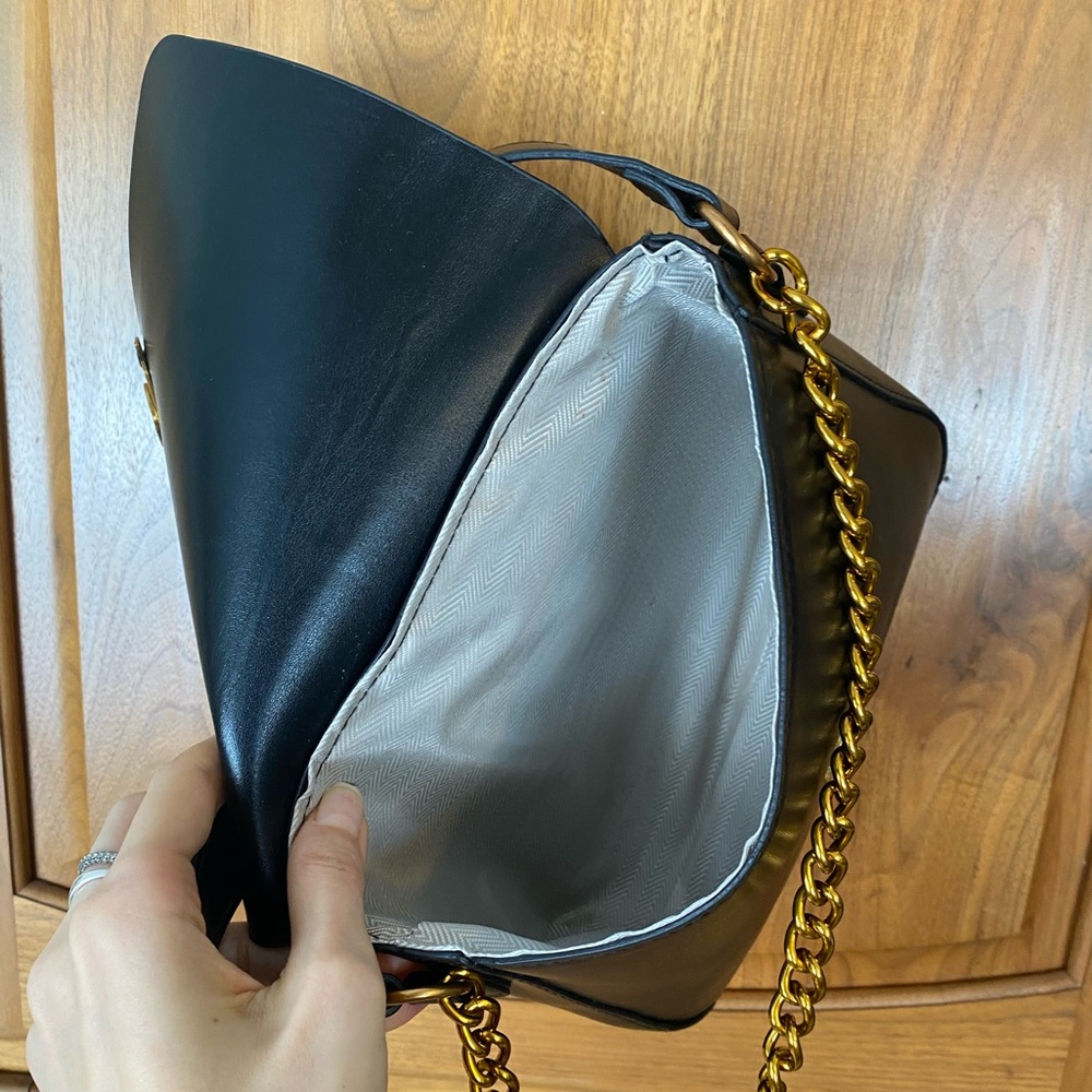 New Designer Inspired Vegan Faux Leather Shoulder Bag Golden Chain Strap NWT - Picture 10 of 15